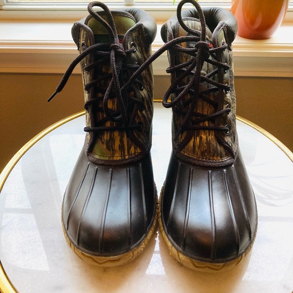 Women’s “Aspen Sport” Camo Duck Boots, size 6 (fits like size 7). - Picture 2 of 3